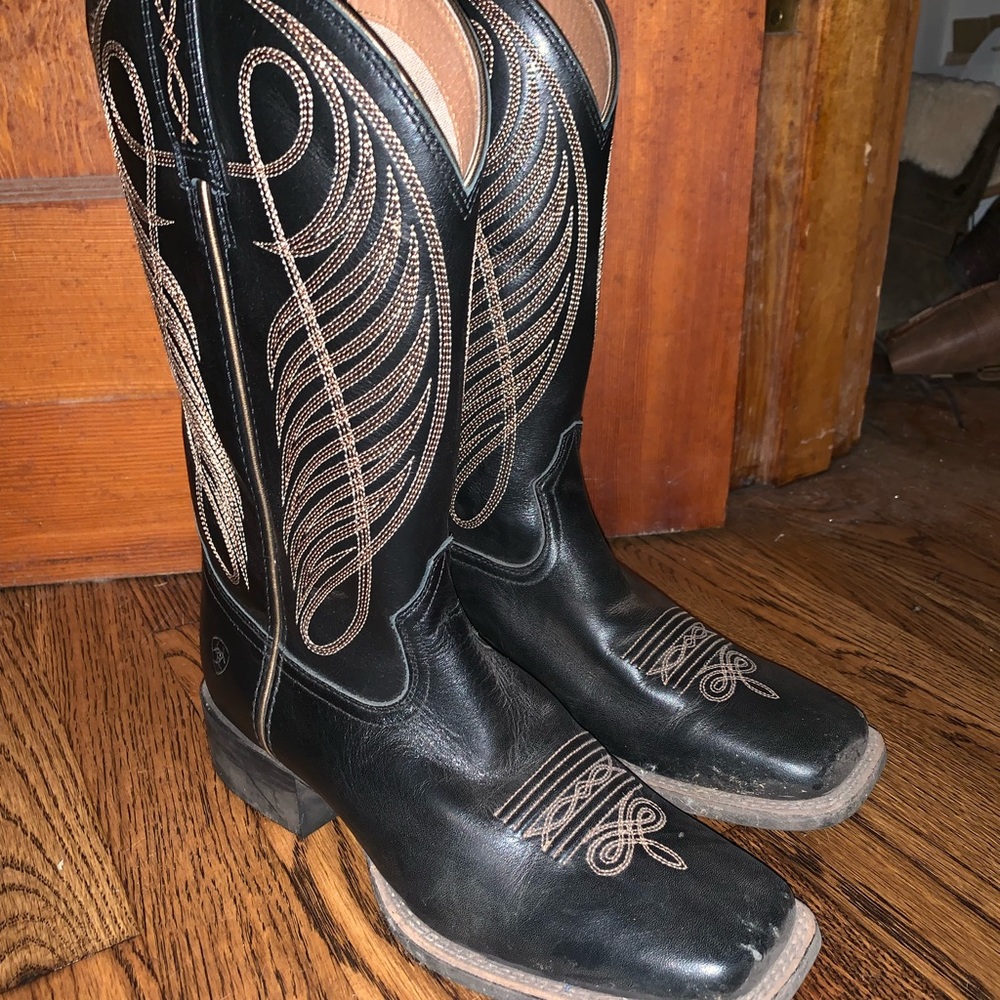 Size 7.5 artist boots